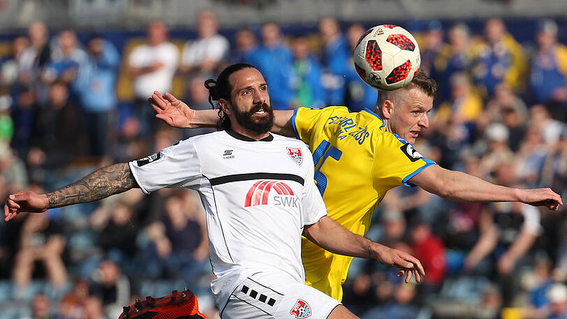 KFC Uerdingen, 11. Platz: Die Ex-Löwen Adriano Grimaldi (li.) und Stefan Aigner haben chaotische Monate hinter sich. Dennoch: Die fußballerische Qualität ist unbestritten, der Etat soll deutlich über acht Millionen Euro liegen. Mit Heiko Vogel (einst FC Bayern II und FC Basel) kommt ein fähiger Trainer. AZ-Prognose: Aufstiegskandidat!