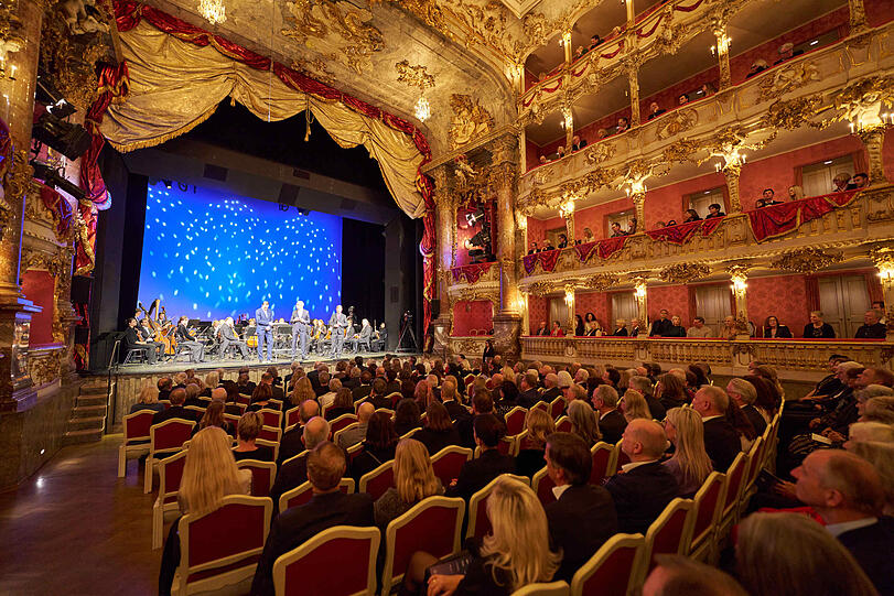 Das 29. BMW-Advents-Benefizkonzert fand im Cuvilliéstheater statt