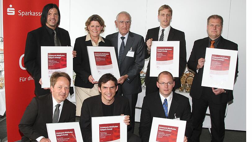 So sehen Sieger aus: Mittelfränkische Unternehmensgründer wurden auch 2010 wieder von den Sparkassen geehrt. So sehen Sieger aus: Mittelfränkische Unternehmensgründer wurden auch 2010 wieder von den Sparkassen geehrt.