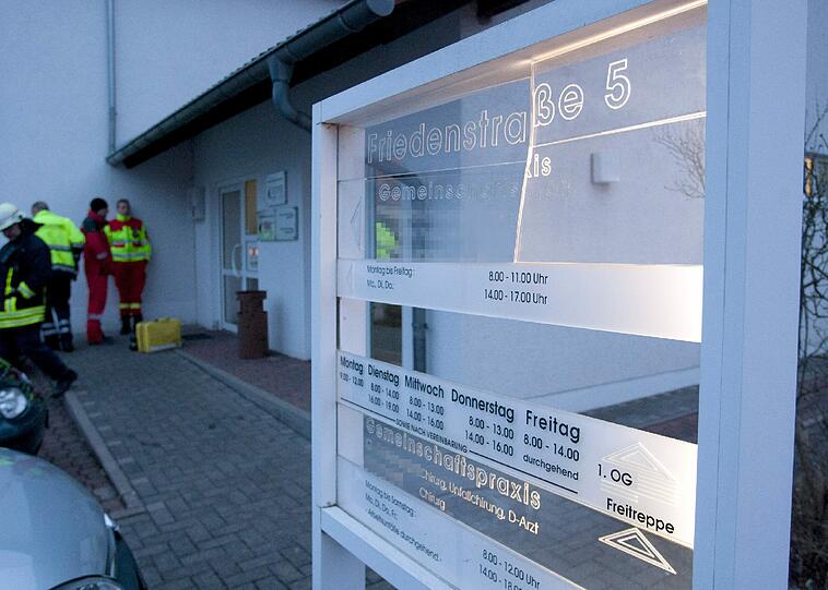 Zwei Ärzte, die in der Gemeinschaftspraxis Dienst hatten, starben.