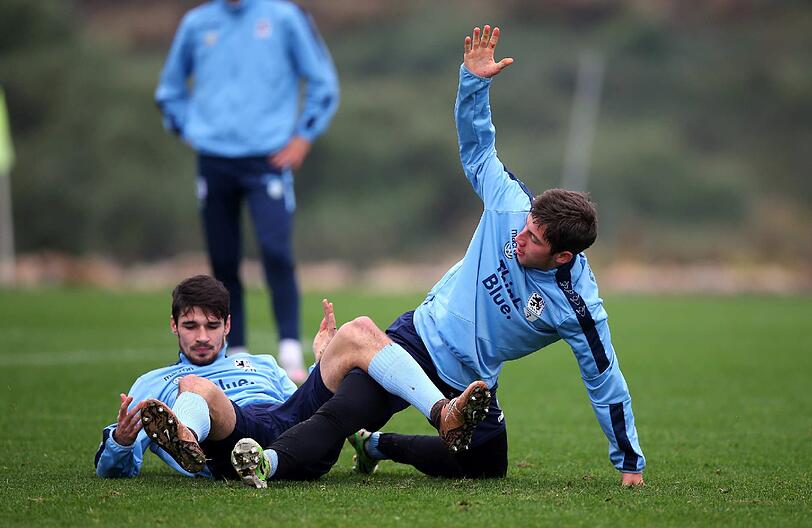 Vormittagstraining im Regen, Ankunft von Oberlöwe Peter Cassalette, kräfteraubender Zirkel am Nachmittag: Sehen Sie hier die Bilder vom dritten Tag des TSV 1860 in Estepona.
