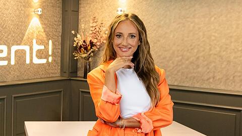 Laura Dahm am "Prominent"-Set.