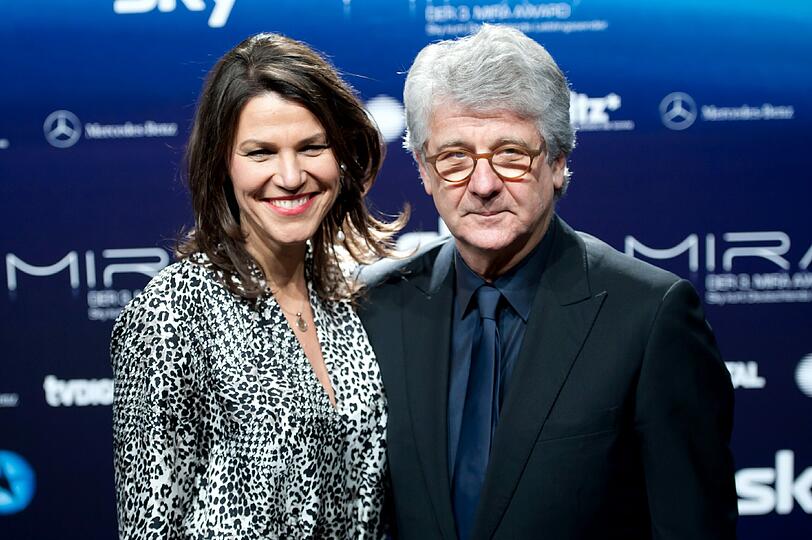 Marcel Reif wurde an dem Abend für sein Lebenswerk ausgezeichnet. Die Laudatio hielt Günther Jauch. Auf dem Photo sehen Sie ihn mit Ehefrau Sandra.