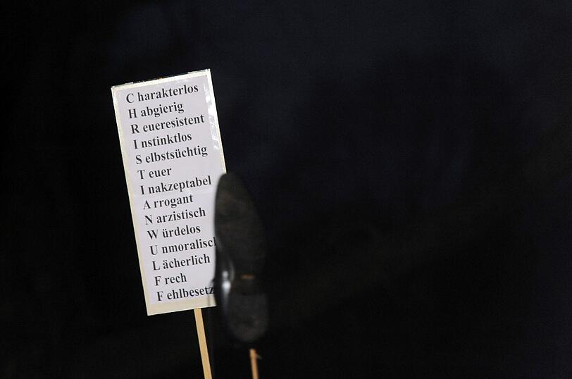 Proteste bei Wulffs Zapfenstreich - sehen Sie hier die Bilder...