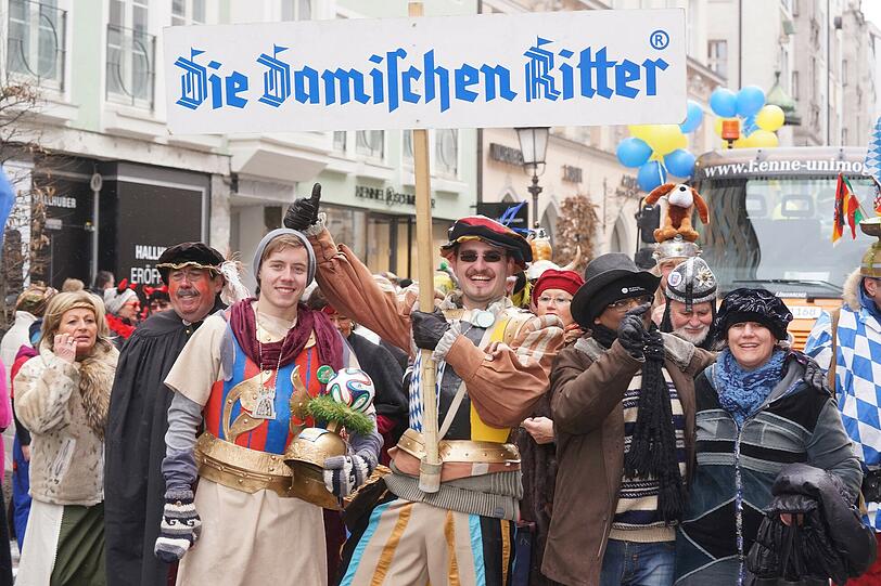 Weitere Bilder vom Faschingsumzug der "Damischen Ritter" in München am 08. Februar 2015.