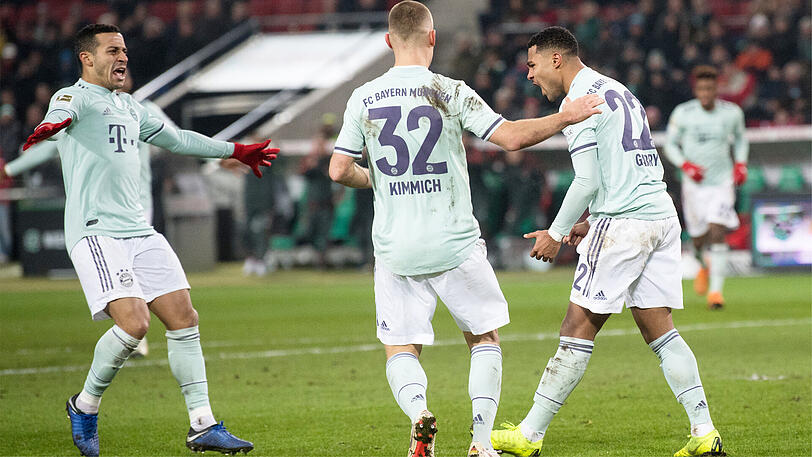 SERGE GNABRY, NOTE 3: Robben fällt bis Jahresende aus, Ribéry durfte zur Schonung in München bleiben. Doch Gnabry ist ohnehin Fixstarter, besticht durch Auge und Schnelligkeit sowie dem entschlossenen Treffer zum 3:0 (53.). Wollte es oft zu genau, also zu kompliziert machen. Einige Konzentrationsfehler.
