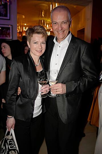 Dr. Michael Möller mit Frau Irmgard als Gäste im Deutschen Theater in München.