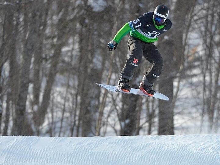 Snowboarder Konstantin Schad. Foto: Christophe Karaba/EPA/dpa/Archivbild