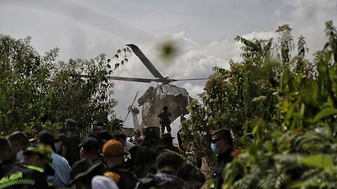 Kolumbiens Polizei hat nahe der Grenze zu Ecuador mehr als eine Tonne Kokain in einem Drogenlabor beschlagnahmt. (Archivbild)