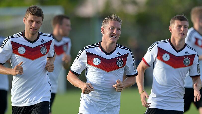 Von einem einst getrennten Fußball-Deutschland ist nichts mehr zu spüren. Einziges Überbleibsel ist Toni Kroos (r.) Von einem einst getrennten Fußball-Deutschland ist nichts mehr zu spüren. Einziges Überbleibsel ist Toni Kroos (r.)