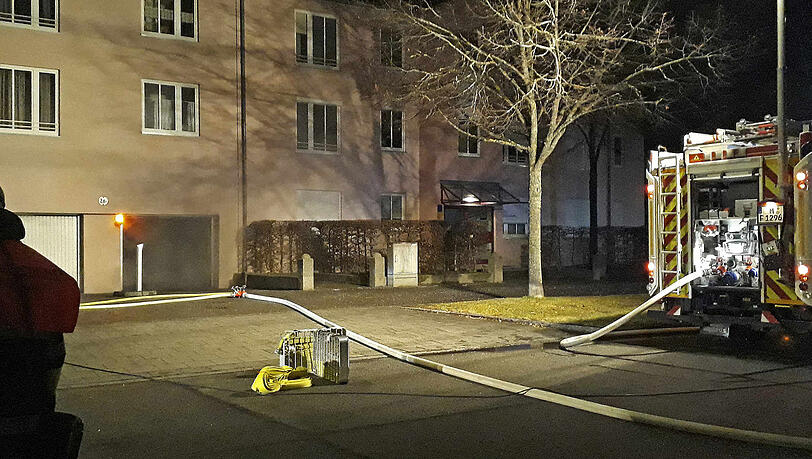 Nach rund zwei Stunden konnte die Feuerwehr den Brand in der Tiefgarage löschen. Nach rund zwei Stunden konnte die Feuerwehr den Brand in der Tiefgarage löschen.