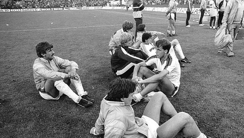 Matthäus verschießt im Pokalfinale gegen seinen zukünftigen Klub Bayern einen Elfmeter. Heynckes: "Er wollte nicht schießen." Matthäus verschießt im Pokalfinale gegen seinen zukünftigen Klub Bayern einen Elfmeter. Heynckes: "Er wollte nicht schießen."