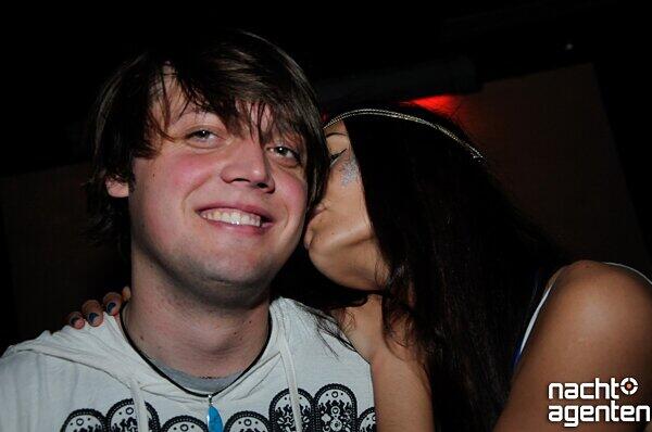 "Blau" im 8 Below ( Freitag 11.11.2011). Noch mehr Bilder von dieser Party sehen Sie unter: