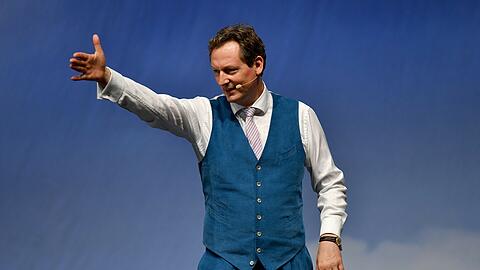 Der Medizin-Kabarettist Eckart von Hirschhausen bei der Lebenshilfe im Circus Krone.