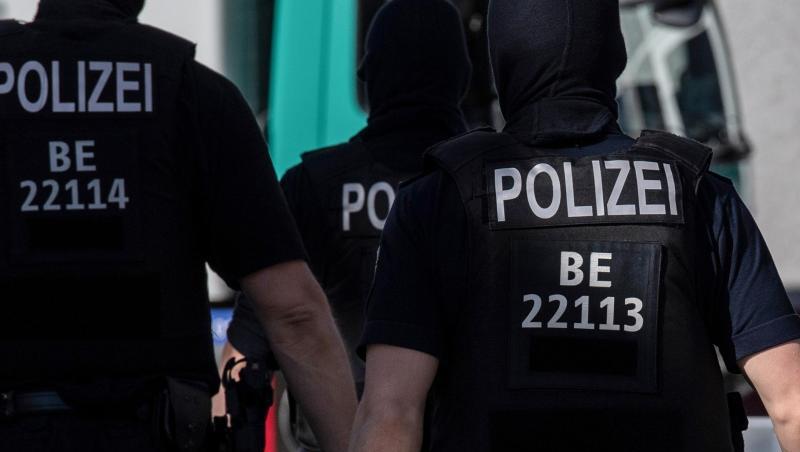 Die Polizei nahm den 21-Jährigen fest (Symbolbild). Die Polizei nahm den 21-Jährigen fest (Symbolbild).