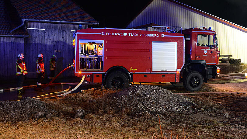 In einem Einfamilienhaus in Geisenhausen brach am Samstagmorgen ein Feuer aus.