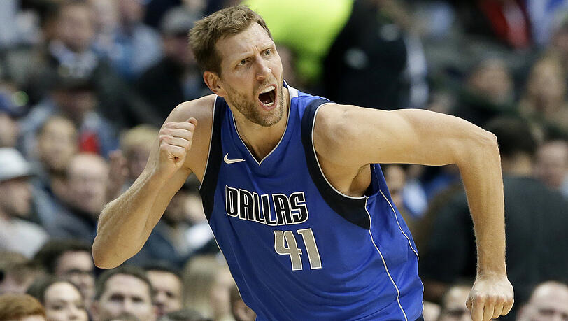 Durfte mal wieder jubeln: Dirk Nowitzki von den Dallas Mavericks. Durfte mal wieder jubeln: Dirk Nowitzki von den Dallas Mavericks.