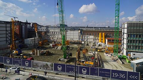 Zahlreiche Kräne an der Stammstrecken-Baustelle.