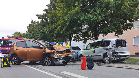 Ein Bild vom Unfallort in der Waisenhausstraße.