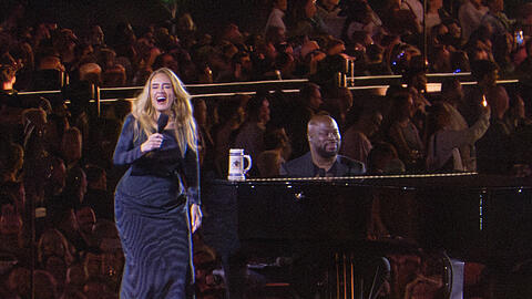 Als Adele am Freitagabend ihr Konzert in München gab, war auch der amerikanische TV-Moderator Jimmy Fallon unter den Besuchern.