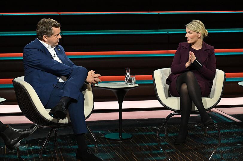 Journalistin Annett Meiritz erklärte bei "Markus Lanz", dass im Ausland die Brandmauer-Debatte kritisch gesehen werde. Journalistin Annett Meiritz erklärte bei "Markus Lanz", dass im Ausland die Brandmauer-Debatte kritisch gesehen werde.
