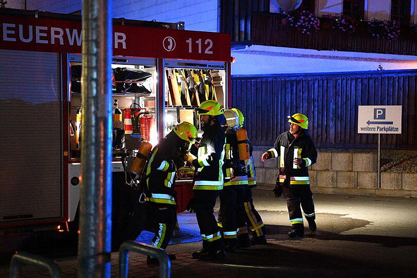 Die Polizei schätzt den entstandenen Sachschaden auf rund 650.000 Euro. Hier die Bilder vom Feuerwehreinsatz in Chieming.