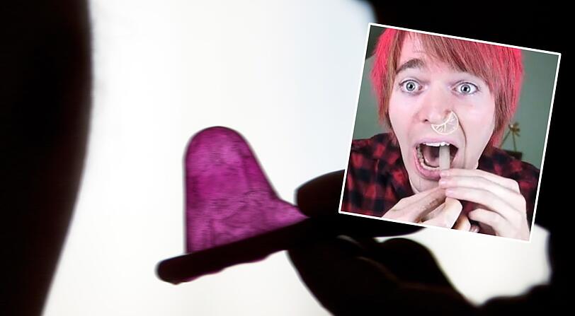 Die Kondom-Challenge ist ein gefährlicher viral Trend, bei dem ein Gummi durch die Nase geschnieft und durch den Mund wieder herausgezogen wird.