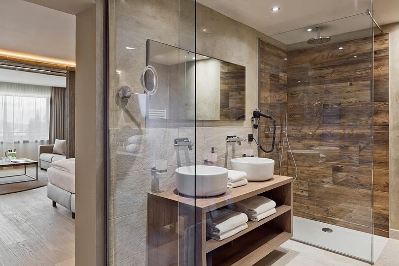 Verbringen Sie einen unvergesslichen Urlaub in der tiroler Bergwelt in den zahlreichen Zimmern mit Charme - vom modernen Doppelzimmer bis zur traditionellen Suite von 1-6 Personen.