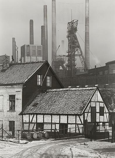 Bohrerstraße und Zeche Victoria Mathias, Essen, 1929.
