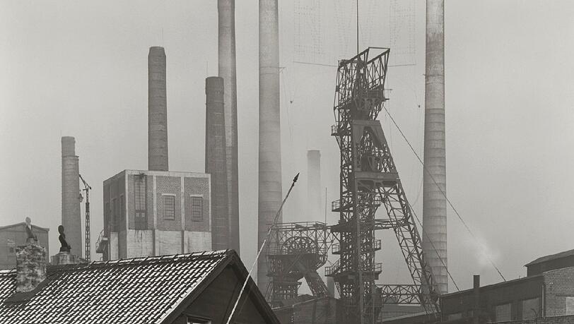 Bohrerstraße und Zeche Victoria Mathias, Essen, 1929. Bohrerstraße und Zeche Victoria Mathias, Essen, 1929.