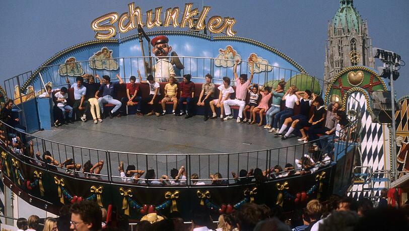 Einst ein Klassiker auf der Wiesn: der Schunkler.