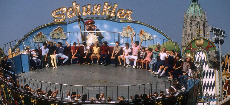 Einst ein Klassiker auf der Wiesn: der Schunkler.