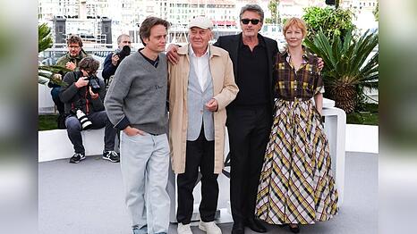 Fotocall f&uuml;r "Vaterland" in Cannes mit (v.l.): August Diehl, Hanns Zischler, Paweł Pawlikowski und Sandra H&uuml;ller.