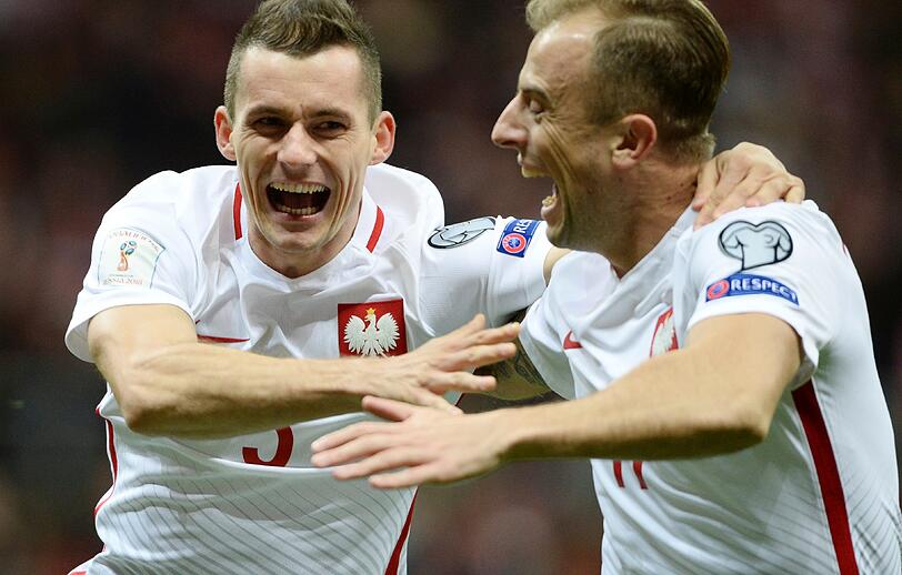 Polen: Auch das deutsche Nachbarland fährt zur WM. Ein 4:2 gegen Montenegro lässt die Polen jubeln.