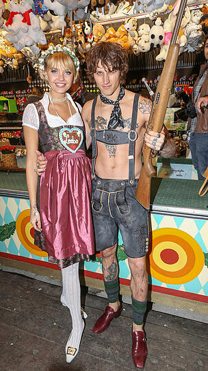 NACKIG ALS NO-GO: Model Leebo Freeman und Bonnie Strange.