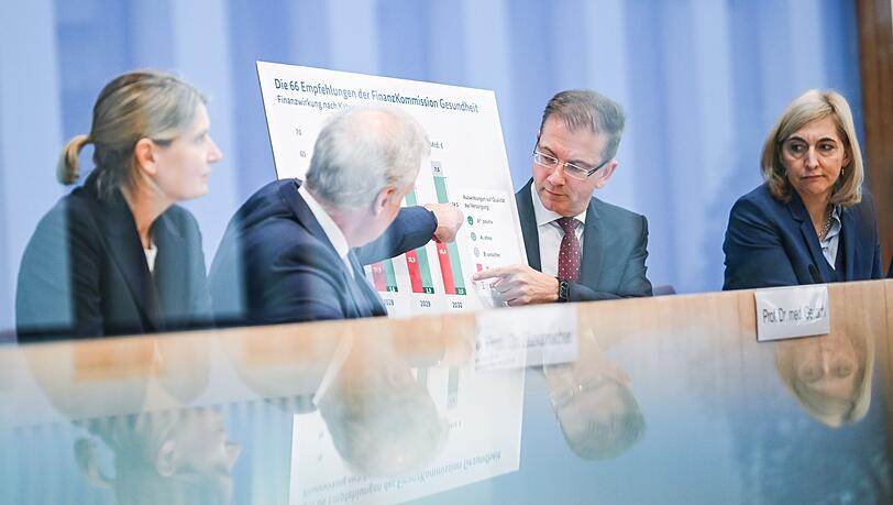 Gesundheitsministerin Nina Warken verspricht, dass es keine einseitigen Belastungen geben soll.