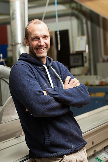 Schreinermeister Peter Kübrich in seiner Werkstatt