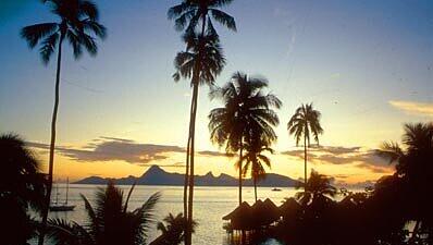 Tahiti, Sonnenaufgang, Foto: Rainer Krause Tahiti, Sonnenaufgang, Foto: Rainer Krause