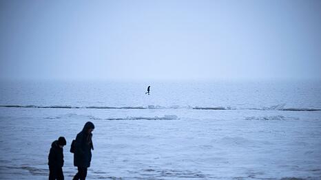 Im Nordosten erwartet der DWD regional noch leichten Dauerfrost.