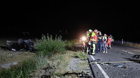 Die Feuerwehr sprach von einem Tr&uuml;mmerfeld.