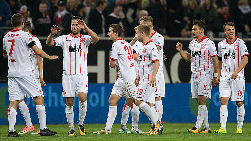 Außenseiter Fortuna Düsseldorf wittert nach fünf Siegen in Serie vor dem ausverkauften Niederrheinderby seine Chance.