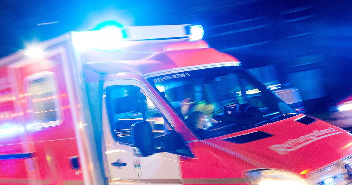 Auto-kracht-in-Lkw-Fahrerin-schwer-verletzt
