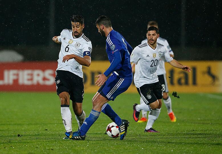 Sami Khedira - Note 2: Hatte in Minute 7 ebenfalls das 1:0 auf dem Fuß. Machte es dann auch, nach feinem Pass von Gündogan. Hatte auch sonst Spaß am Trainingskick.
