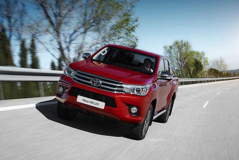 Munter unterwegs: Der neue 2,4-Liter Diesel soll dem Hilux mit 150 PS ordentlich Beine machen und obendrein sparsam sein.