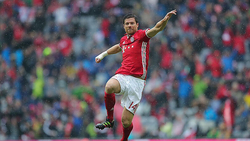 Xabi Alonso war mit dem FC Liverpool (2005) und mit Real Madrid (2015) Champions-League-Sieger. Xabi Alonso war mit dem FC Liverpool (2005) und mit Real Madrid (2015) Champions-League-Sieger.