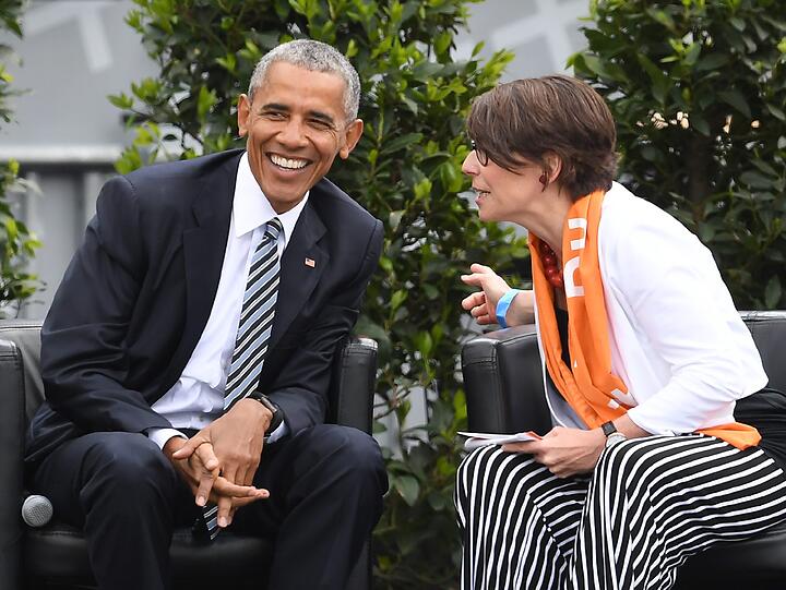 Bei Merkel und Obama: Ausgelassene Stimmung beim Kirchentag in Berlin