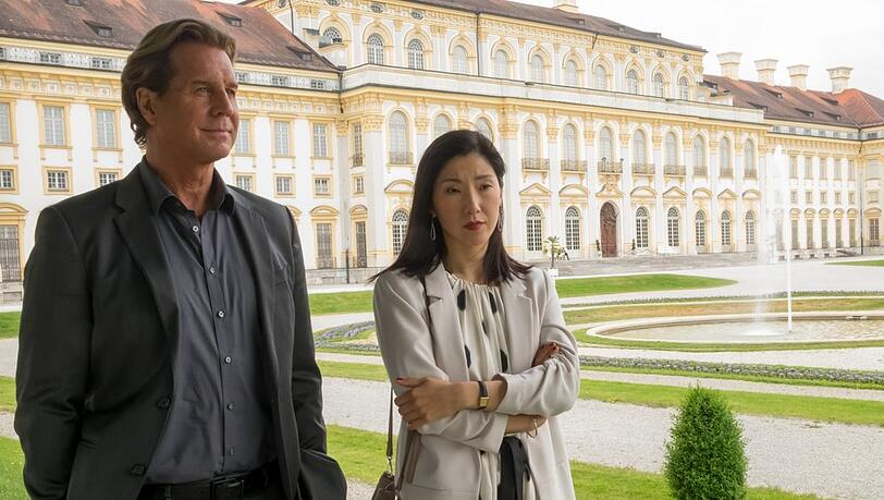 "Der Alte: Der schönste Tag": Soo-Hee Fischer (Joy Maria Bai, r.) ist für Caspar Bergmann (Thomas Heinze, l.) eine wichtige Zeugin.