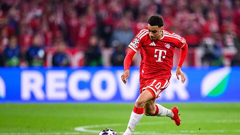 Jamal Musiala im Bayern-Trikot in Aktion - aber wie spielt er bei der WM? (Archivbild) Jamal Musiala im Bayern-Trikot in Aktion - aber wie spielt er bei der WM? (Archivbild)