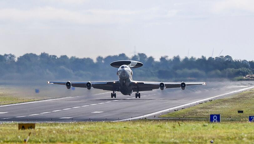 Sie sollen ersetzt werden: Aufkl&auml;rungsflugzeuge vom Typ Awacs. (Archivbild)