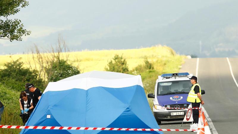 Polizisten sichern am Fundort einer Frauenleiche, nahe der Autobahn bei Asparrena, Spuren. Foto: Jesus Andrade/El Correo/Archivbild Polizisten sichern am Fundort einer Frauenleiche, nahe der Autobahn bei Asparrena, Spuren. Foto: Jesus Andrade/El Correo/Archivbild